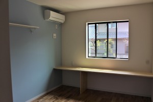 カウンター付き子供部屋